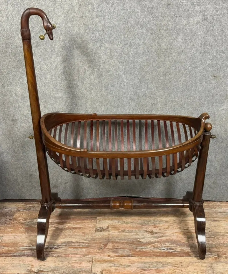 Pamono Empire Cradle with Swans Neck in Mahogany, 1810> Beds & Bedroom Sets