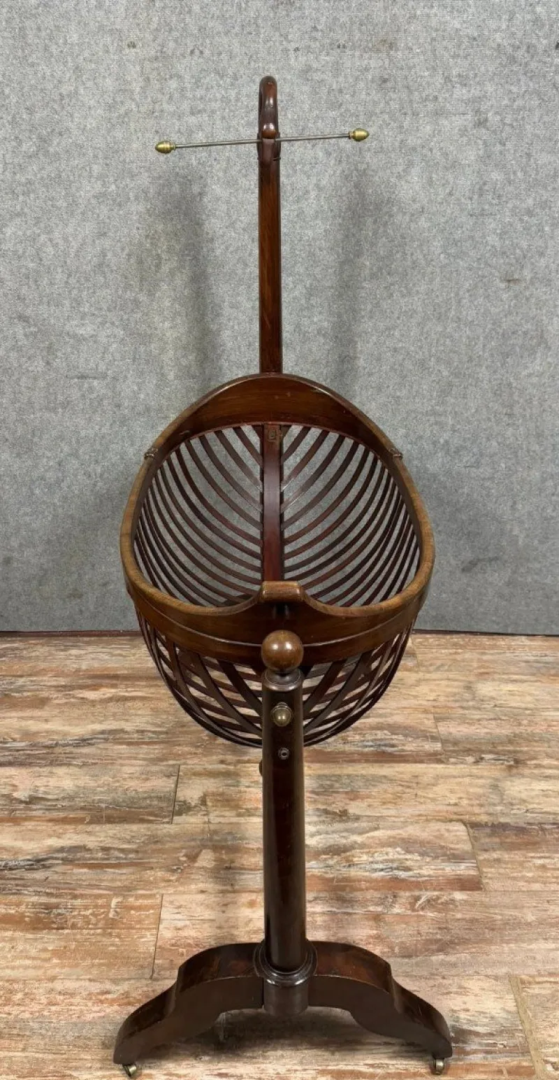 Pamono Empire Cradle with Swans Neck in Mahogany, 1810> Beds & Bedroom Sets