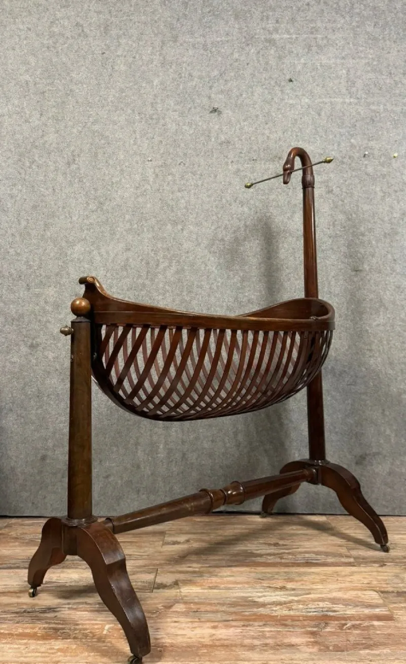 Pamono Empire Cradle with Swans Neck in Mahogany, 1810> Beds & Bedroom Sets