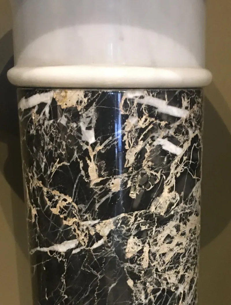 Outlet Pamono Empire Italian Black and White Marble Column