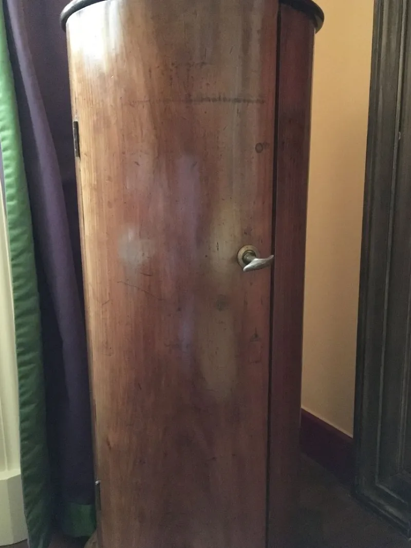 Pamono Empire Walnut Column with Door and Container, 1790s> Pedestals And Columns