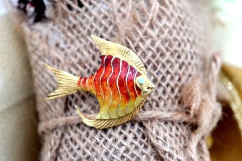 Pamono Enameled Fish Shaped Gold Brooch> Brooches