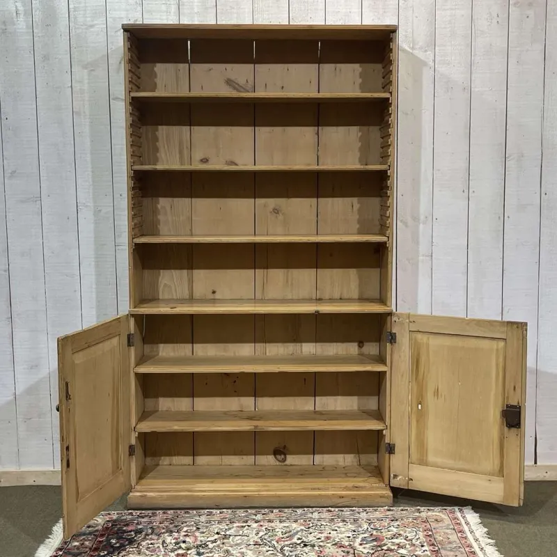 Pamono English Bookcase in Fir