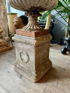 Pamono English Cast Iron Tazza Urns by Andrew Handyside, 1890s, Set of 2><noscript><img width=