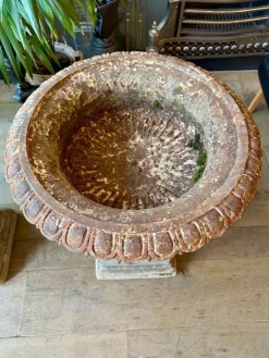 Pamono English Cast Iron Tazza Urns by Andrew Handyside, 1890s, Set of 2><noscript><img width=