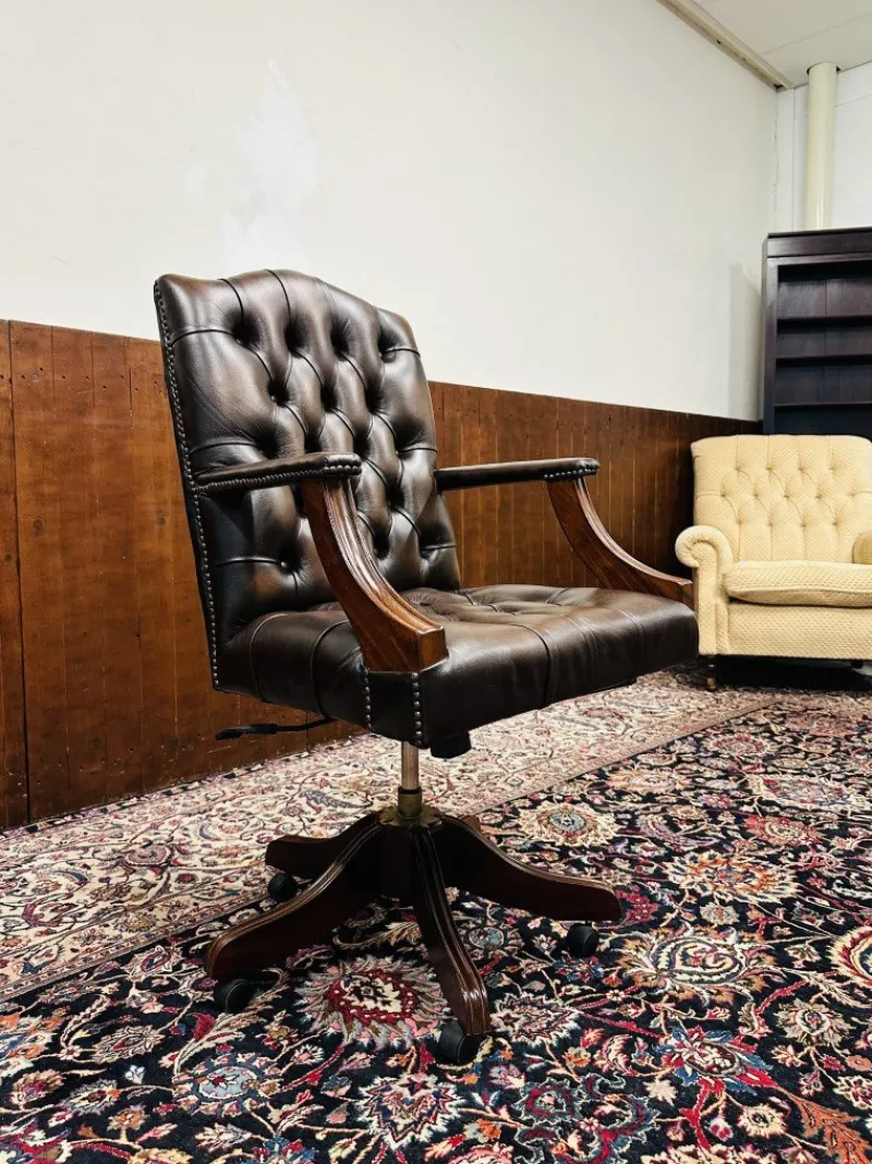Outlet Pamono English Chesterfield Desk Chair