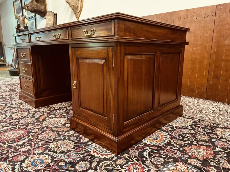 Pamono English Classic Desk with Black Inlay> Desks