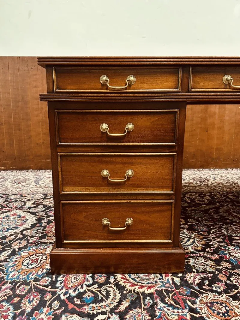 Pamono English Classic Desk with Black Inlay> Desks