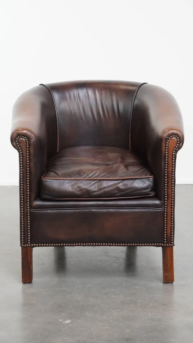 Pamono English Cowhide Club Armchair in Dark Color