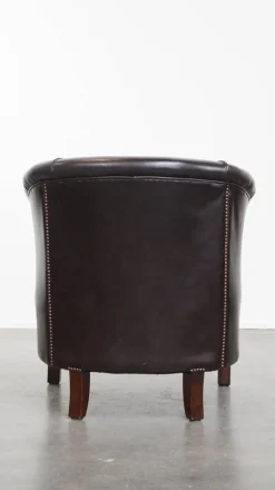 Pamono English Cowhide Club Armchair in Dark Color