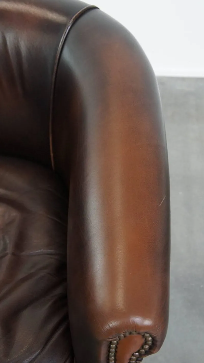Pamono English Cowhide Club Armchair in Dark Color