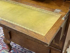 Pamono English Donkey Desk in Oak and Leather Top, 1950s><noscript><img width=