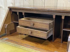 Pamono English Donkey Desk in Oak and Leather Top, 1950s><noscript><img width=