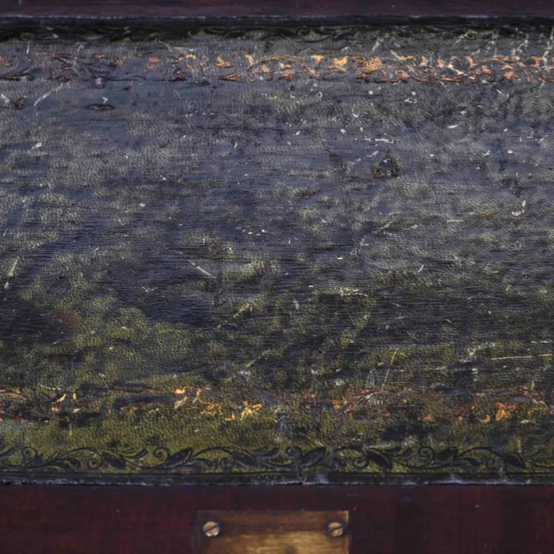 Pamono English George III Mahogany Desk> Secretaires