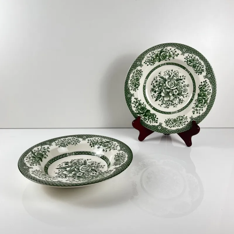 Pamono English Green Earthenware Soup Plates, Late 19th Century, Set of 2> Dinner Plates & Bowls