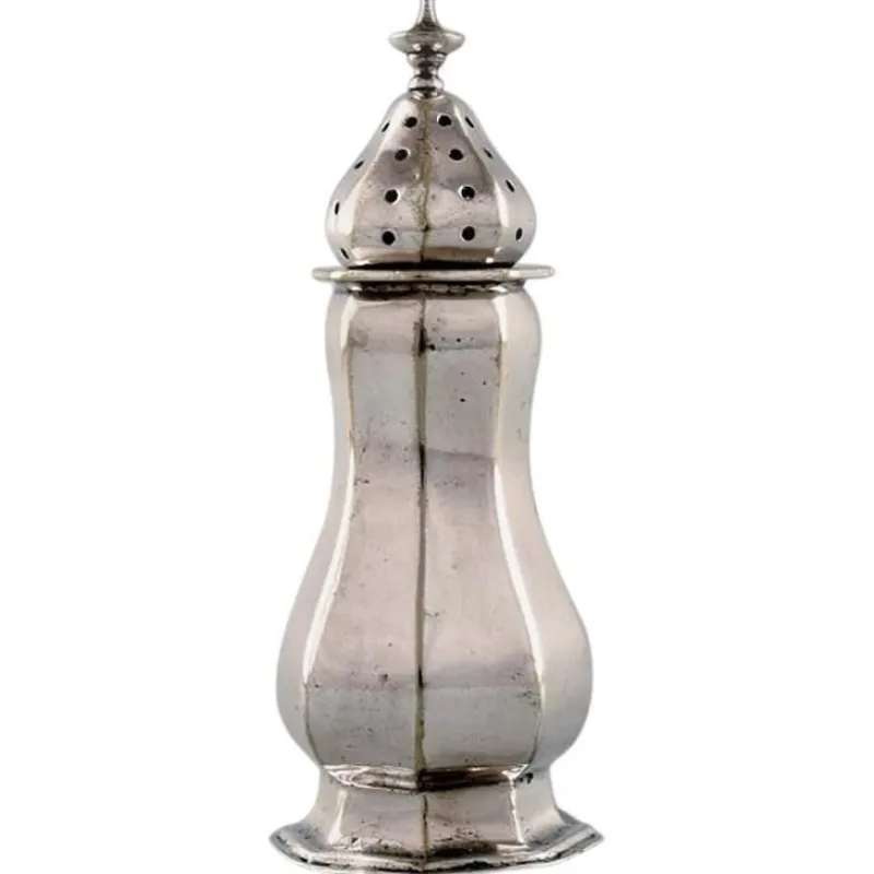 Pamono English Pepper Shaker in Silver, Late 19th-Century> Salt & Pepper Shakers