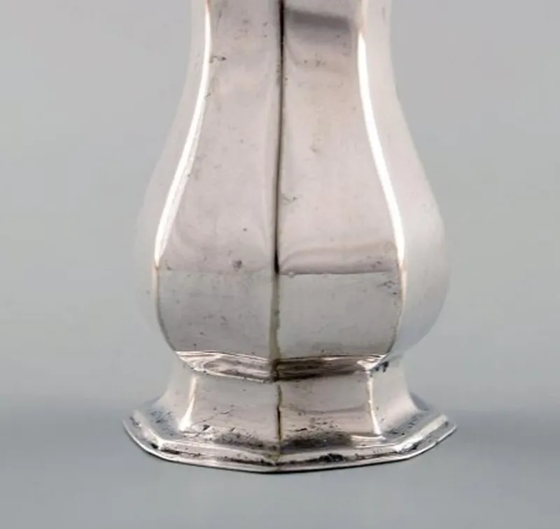 Pamono English Pepper Shaker in Silver, Late 19th-Century> Salt & Pepper Shakers