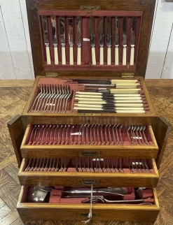 Pamono English Silver-Plated Cutlery Set in Oak Box, Set of 119> Cutlery & Serving Utensils