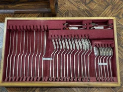 Pamono English Silver-Plated Cutlery Set in Oak Box, Set of 119><noscript><img width=