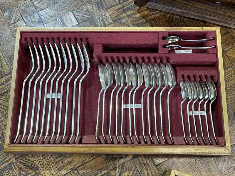 Pamono English Silver-Plated Cutlery Set in Oak Box, Set of 119> Cutlery & Serving Utensils