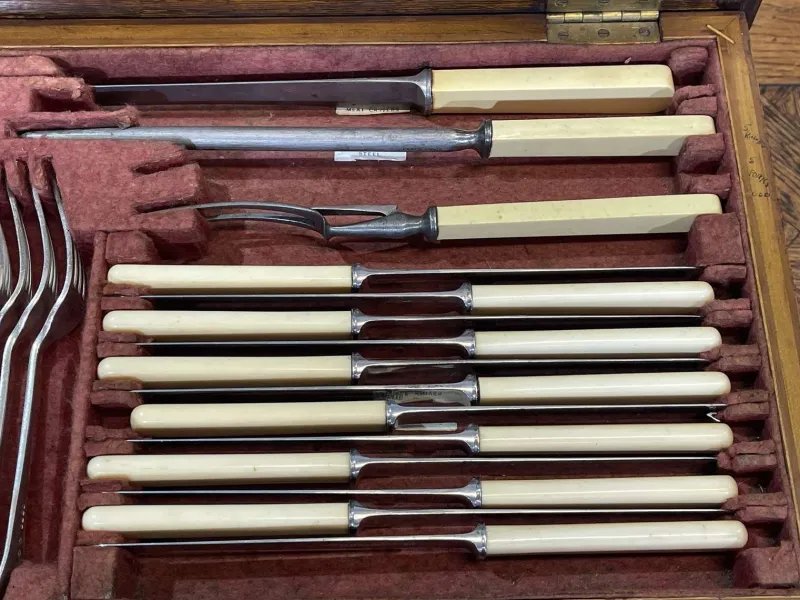Pamono English Silver-Plated Cutlery Set in Oak Box, Set of 119> Cutlery & Serving Utensils