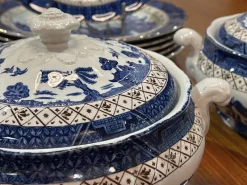 Pamono English Willow Porcelain Dinner Service, Set of 27><noscript><img width=