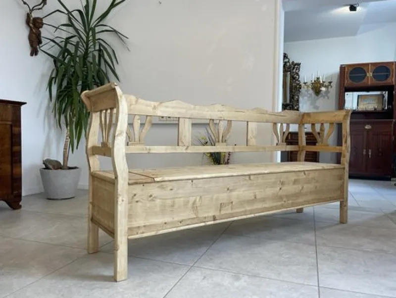 New Pamono Farm Bench in Natural Wood