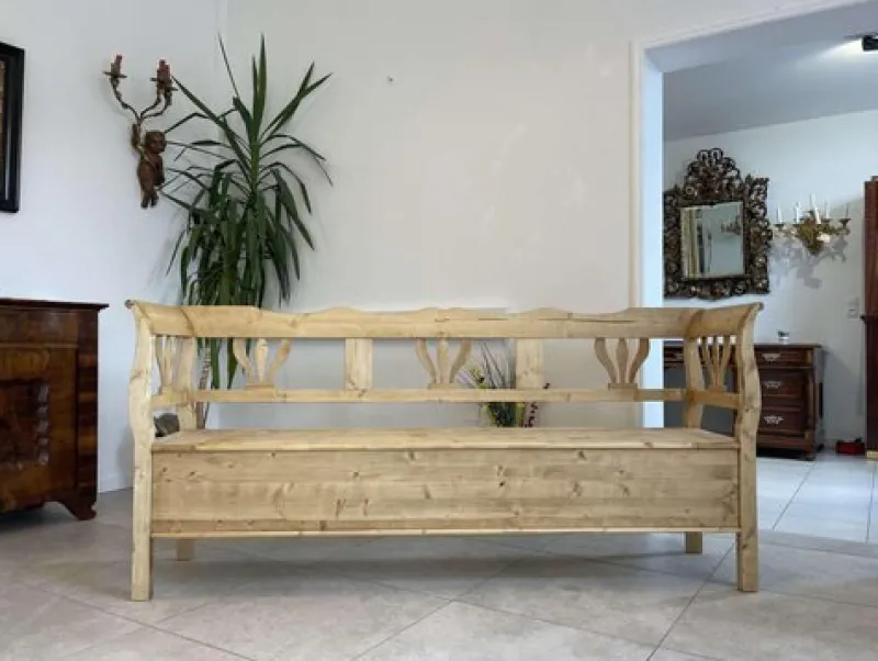 New Pamono Farm Bench in Natural Wood