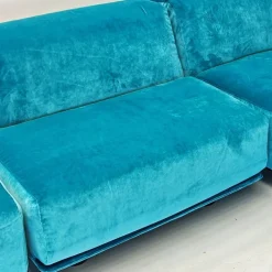 Pamono Fiandra Corner Modular Sofa in Blue Velvet by Vico Magistretti for Cassina, 1980s, Set of 4> Couches & Sofas