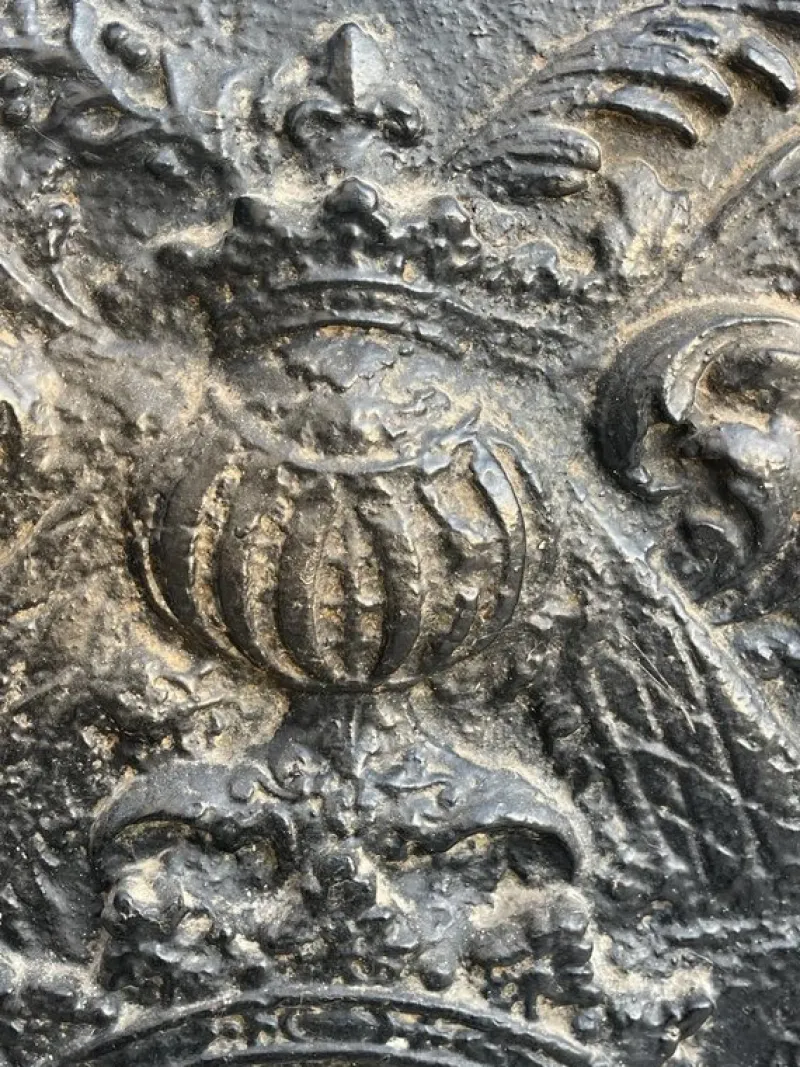 Clearance Pamono Fireplace Plate with the Grimaldi Family Coat of Arms, 17th Century