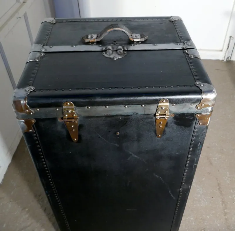 Pamono Fitted Steamer Trunk or Cabin Wardrobe from Excelsior, USA, 1890s> Trunks Crates & Baskets