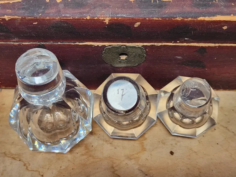 Pamono Flat Cut Clear Crystal Malmaison Perfume Bottles with Stoppers from Baccarat, 1940s, Set of 3> Bottles, Carafes & Jugs