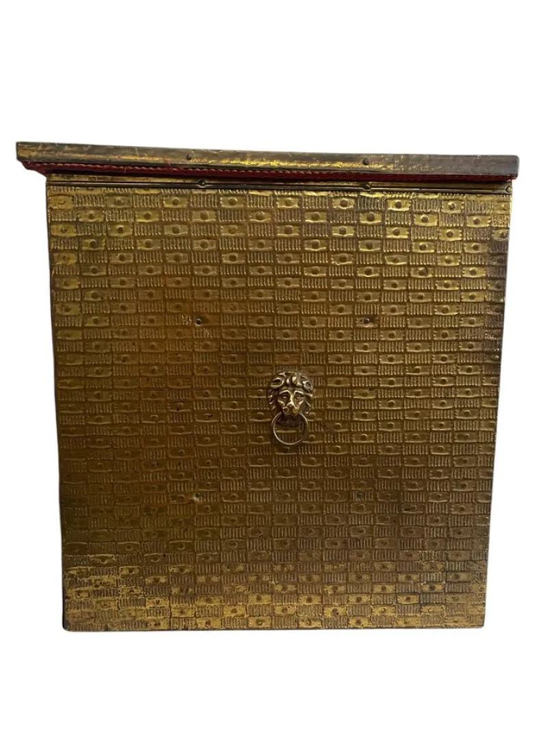 Hot Pamono Flemish Metal Firewood Box, Late 19th Century