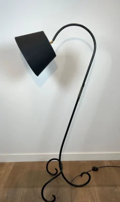 Outlet Pamono Floor Lamp in Black Lacquered Metal and Brass in the style of Jean Royère