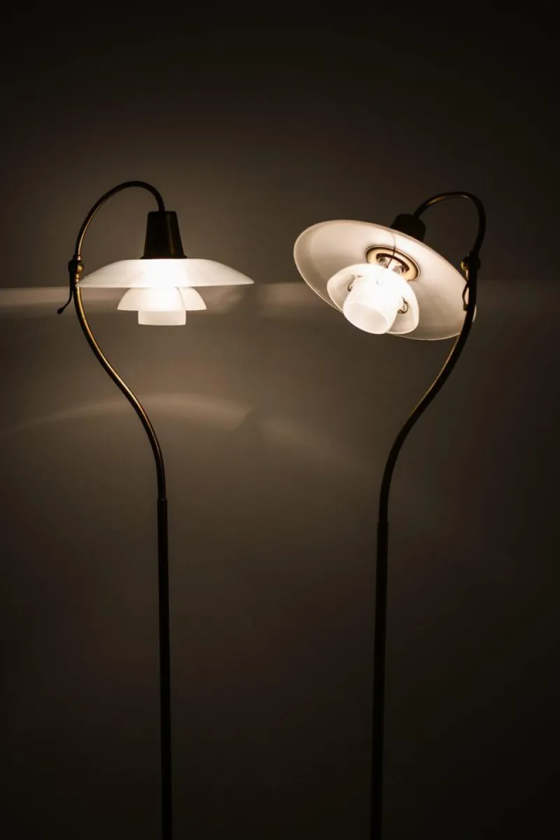 Pamono Floor Lamp in Bronze and Brass with Glass Shades attributed to Poul Henningsen, 1940s> Ceiling Lights