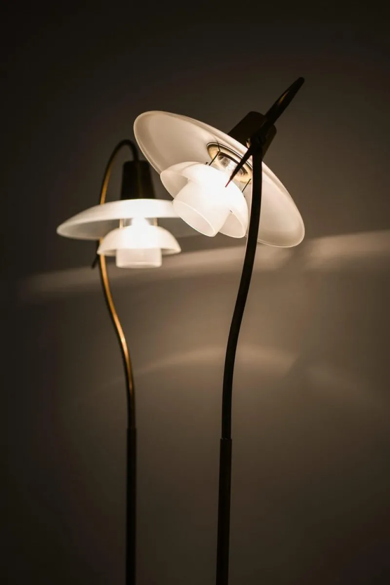 Pamono Floor Lamp in Bronze and Brass with Glass Shades attributed to Poul Henningsen, 1940s> Ceiling Lights