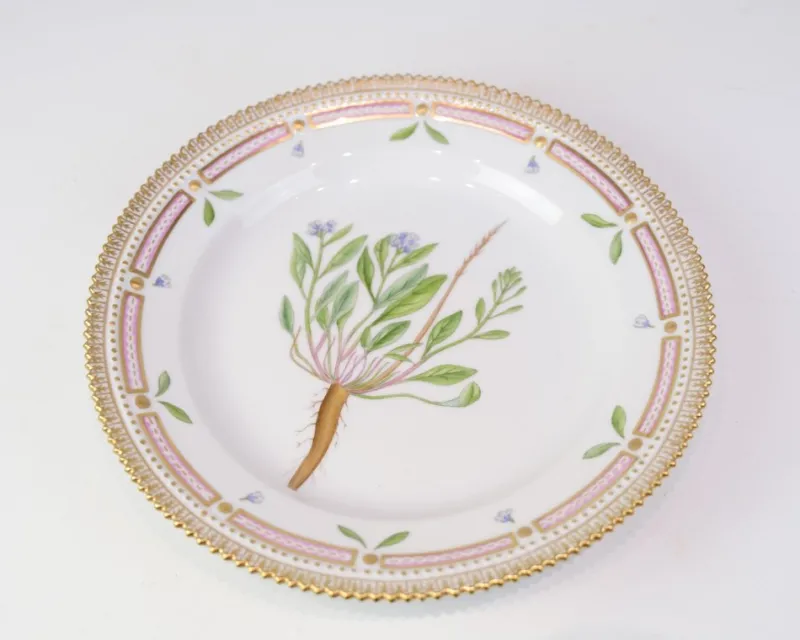 Pamono Flora Danica Lunch Plate by Royal Copenhagen, 1960s> Dinner Plates & Bowls