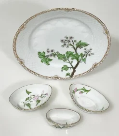 Pamono Flora Danica Porcelain Set by Bing & Grøndahl, Denmark, 1920s, Set of 4><noscript><img width=