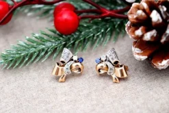 Hot Pamono Flower-Shaped Gold Earrings with Diamond Chips and Two Synthetic Garnet Stones, Set of 2