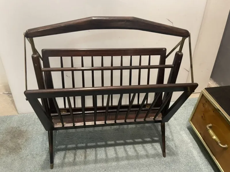 Pamono Folding Magazine Rack in Stained Wood and Brass by Cesare Lacca, Italy, 1950s> Magazine Racks