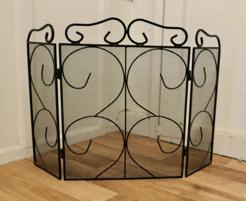 Pamono Folding Wrought Iron Fire Guard for Inglenook Fireplace, 1960s> Fireplaces And Mantels