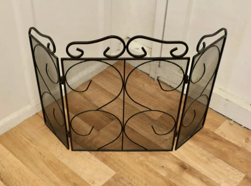 Pamono Folding Wrought Iron Fire Guard for Inglenook Fireplace, 1960s> Fireplaces And Mantels