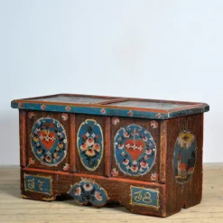 Pamono Folk Art Wedding Chest, 1718> Trunks Crates & Baskets
