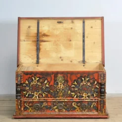 New Pamono Folk Art Wedding Chest, 1850