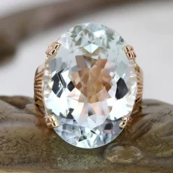 Pamono French 15 Carats Aquamarine 18 Karat Rose Gold Cocktail Ring, 1960s