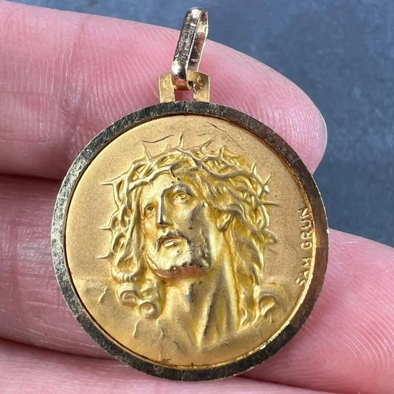 Sale Pamono French 18 Karat Yellow Gold Jesus Christ Crown of Thorns Charm Pendant by Sam Grün, 1920s