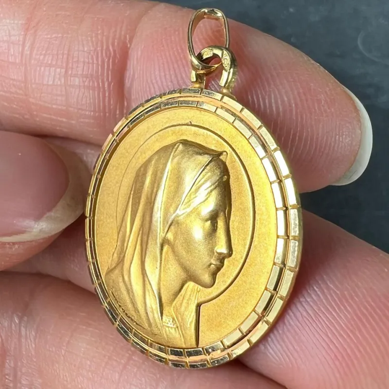 Sale Pamono French 18 Karat Yellow Gold Virgin Mary Medal Pendant Dropsy, 1950s