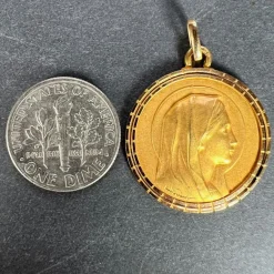 Sale Pamono French 18 Karat Yellow Gold Virgin Mary Medal Pendant Dropsy, 1950s