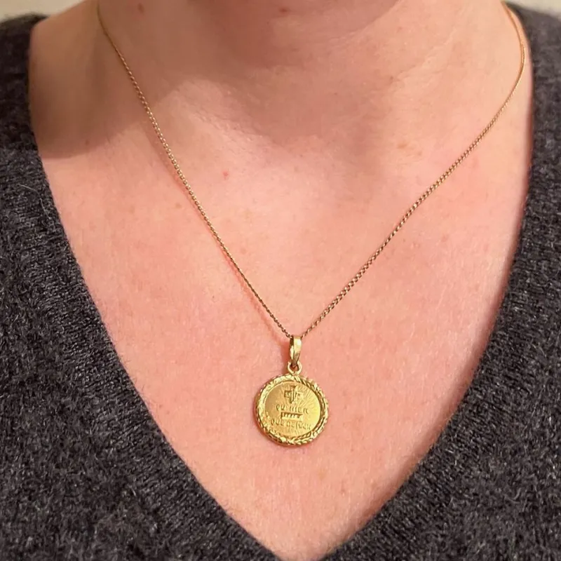 Pamono French 18 Karat Yellow Gold Plus Quhier More Than Yesterday Love Medal Pendant by Augis, 1950s> Rings