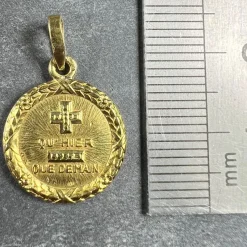 Pamono French 18 Karat Yellow Gold Plus Quhier More Than Yesterday Love Medal Pendant by Augis, 1950s><noscript><img width=